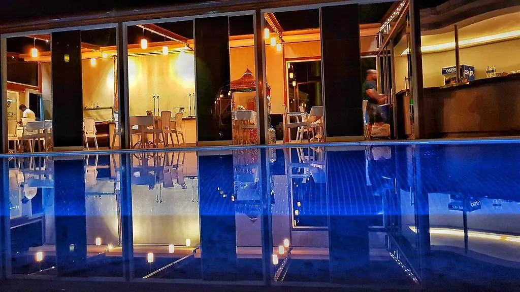 Evra Hotel